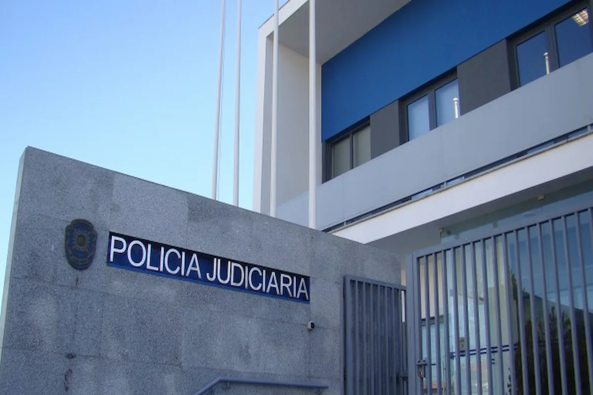 A propósito do tema "fui chamado pela polícia sou suspeito", temos a foto das instalações da polícia judiciária.