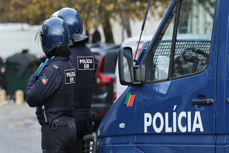 O que acontece se faltar a uma convocatória da polícia ou do tribunal num processo crime?