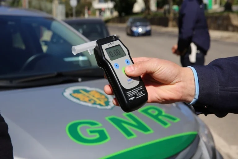 Conduzir com álcool: quando é contraordenação e quando é crime?