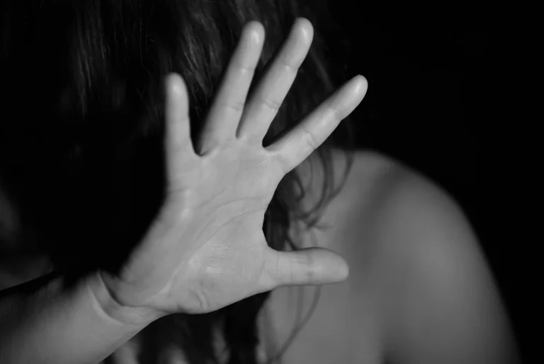A vítima pode retirar a queixa num processo crime?